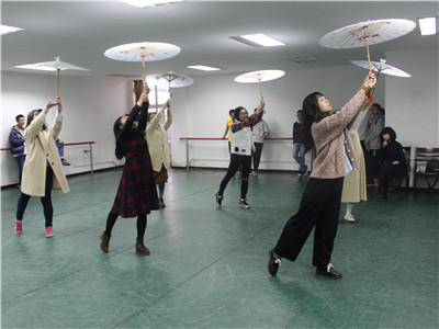 材料学院迎新晚会节目一审正式开始-材料科学